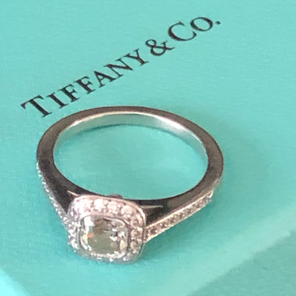 SOLD Tiffany Legacy Engagement Ring Diamond Platinum - Picture 1 of 7